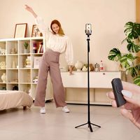 Miniatura 7 de AISENS Palo Tripode Para Selfie Con Mando A Distancia Bluetooth 3 En 1  Negro
