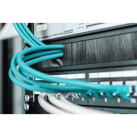 Cable Brush Management Panel 19 1U 44x483x11 mm brush size 27x423 mm, color black (RAL 9005 - Imagen 5 de 6 Cable Brush Management Panel 19 1U 44x483x11 mm brush size 27x423 mm, color black (RAL 9005 - Imagen 5 de 6