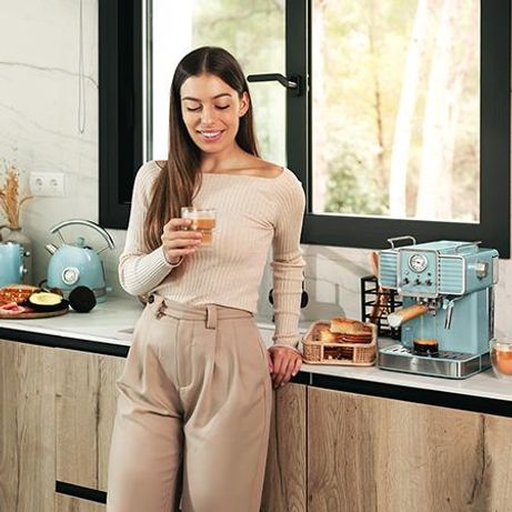 CAFETERA CECOTEC VINTAGE ESPRESSO 20 TRADIZIONALE LIGHT BLUE - Imagen 6 de 11 CAFETERA CECOTEC VINTAGE ESPRESSO 20 TRADIZIONALE LIGHT BLUE - Imagen 6 de 11