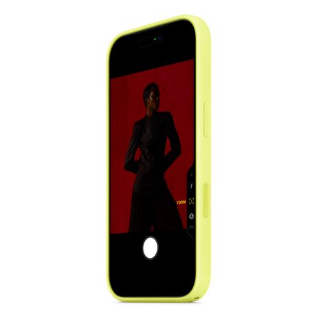 iPhone 17 Pro Silicone Case with MagSafe Neon Yellow - Imagen 5 de 5 iPhone 17 Pro Silicone Case with MagSafe Neon Yellow - Imagen 5 de 5