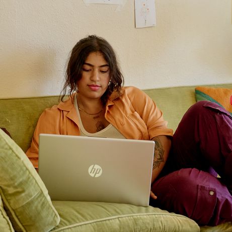 HP 15 fd0011ns Intel Core i7 i7 1355U Port til 39 6 cm 15 6 Full HD 16 GB DDR4 SDRAM 1 TB SSD Wi Fi 6E 802 11ax FreeDOS Plata - Imagen 9 de 10 HP 15 fd0011ns Intel Core i7 i7 1355U Port til 39 6 cm 15 6 Full HD 16 GB DDR4 SDRAM 1 TB SSD Wi Fi 6E 802 11ax FreeDOS Plata - Imagen 9 de 10